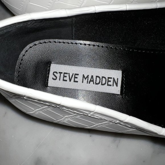 Cool & Classic! NIB STEVE MADDEN Goodman White Croco Penny Loafers Size … - Picture 3 of 10